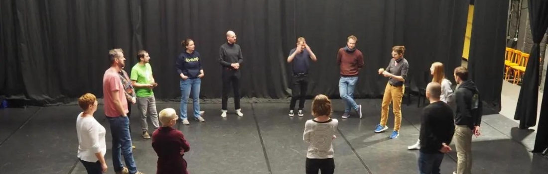 Indoor Teambuilding Event Improtheater