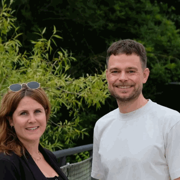 Mila und Chris — eure Ansprechpartner